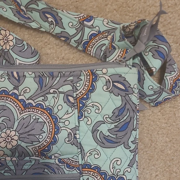 Vera Bradley Blue and Gray Floral Crossbody Bag - Picture 4 of 4